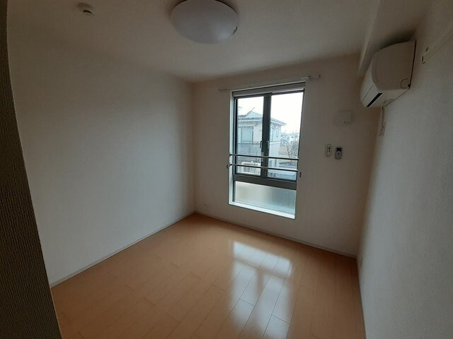 物件内観写真12　(明るい室内です)