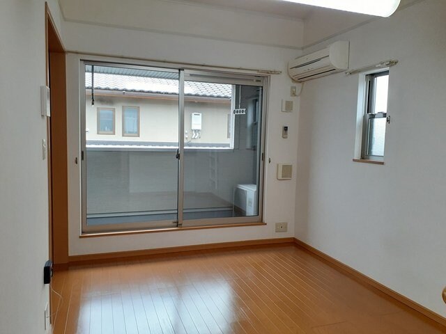 物件内観写真9　(リビングです)