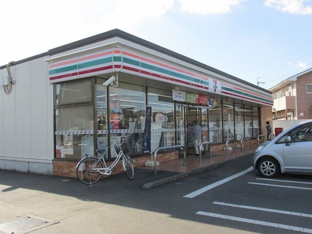 物件外観写真7　(セブンイレブン上三川店まで550m)
