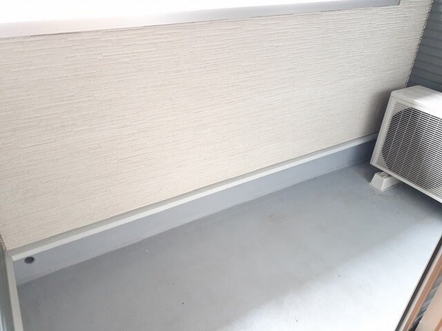 物件内観写真19　(お洗濯にも便利なバルコニー付き)