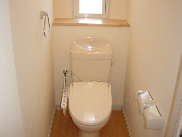 物件内観写真8　(トイレ)