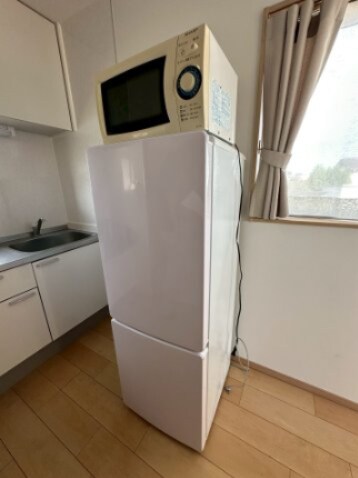 物件内観写真11　(冷蔵庫と電子レンジはサービス品です)