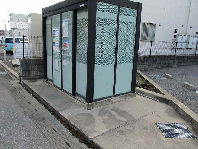 物件内観写真10　(入居者様専用ゴミ庫です。)