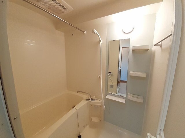 物件内観写真11　(日々の暮らしに欠かせないお風呂です)