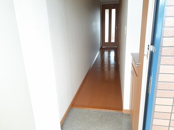 玄関(収納もある玄関です)