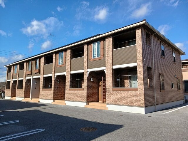 物件外観写真1　(外観もきれいです)