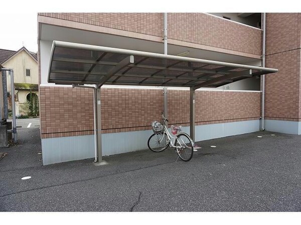 建物設備(駐輪場)