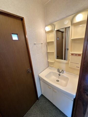 物件内観写真9　(使いやすい洗面所です)