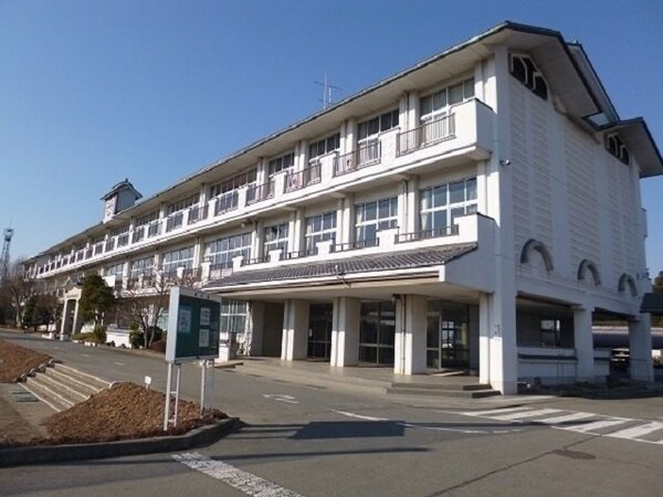 周辺環境(真岡西中学校まで650m)
