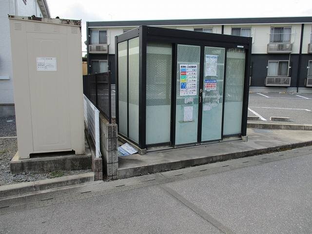 物件内観写真11　(入居者様専用ゴミ庫です。)