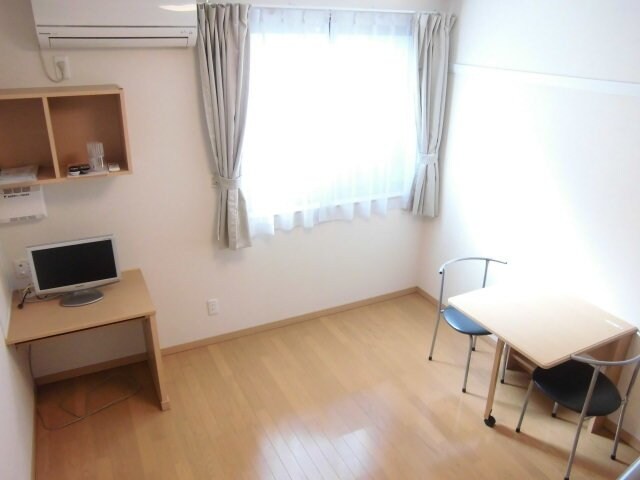 物件内観写真20　(おしゃれな居間です)