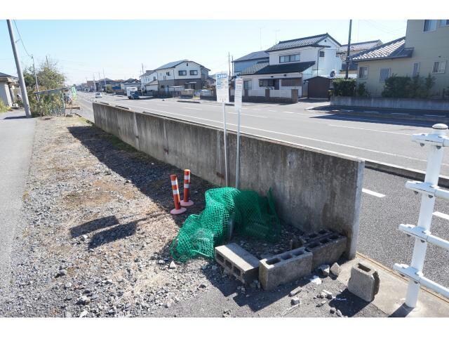 物件内観写真3　(ゴミステーション)