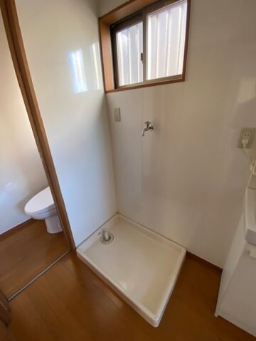 物件内観写真16　(洗濯機置き場)