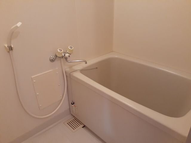 物件内観写真11　(ゆったり過ごせるお風呂です)