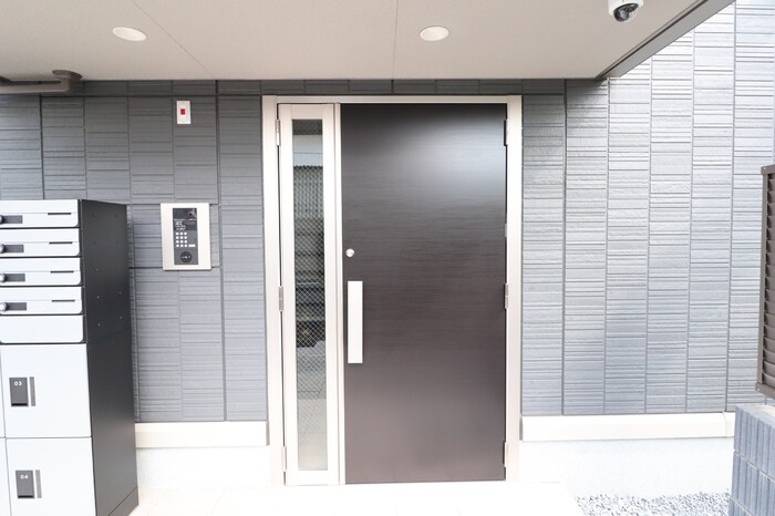 物件内観写真16　(オートロック入口)