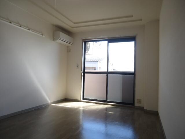 物件内観写真11　(洋室)