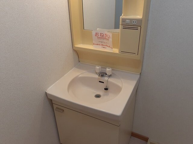 物件内観写真12　(スペースが確保できる洗面所です)