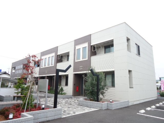 物件外観写真2　(外観写真（昼）)