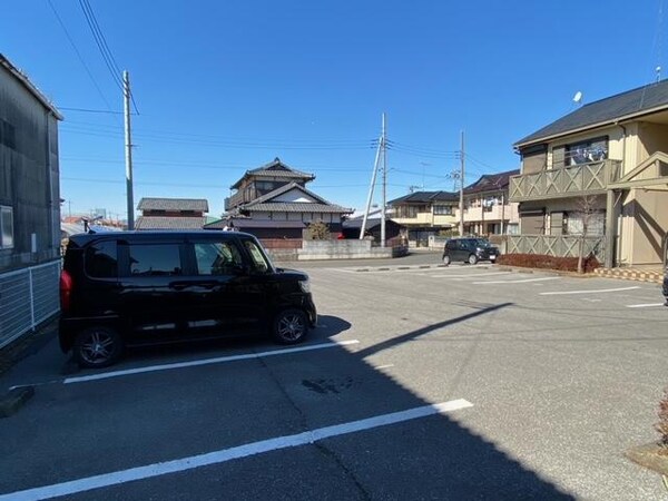 駐車場(駐車場です)