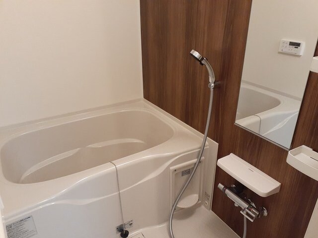 物件内観写真11　(きれいなお風呂です)