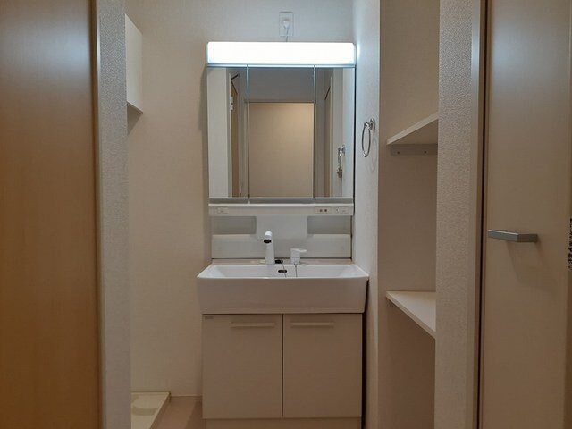 物件内観写真13　(忙しい朝には欠かせない洗面所です)