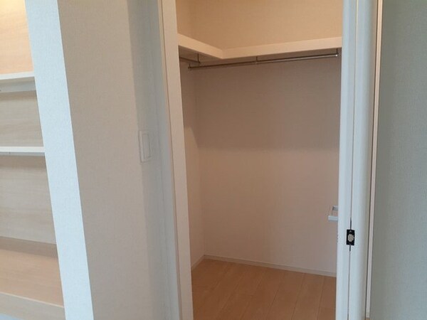 収納(便利な収納スペースです)