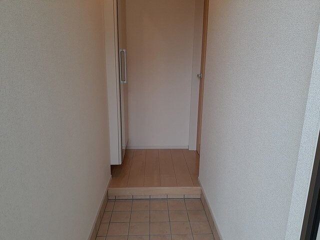 物件内観写真19　(きれいな玄関です)
