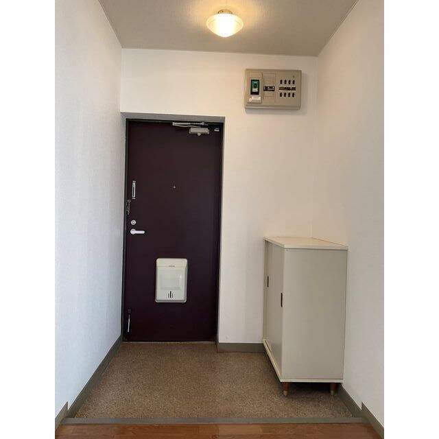 物件内観写真20　(明るい玄関です)