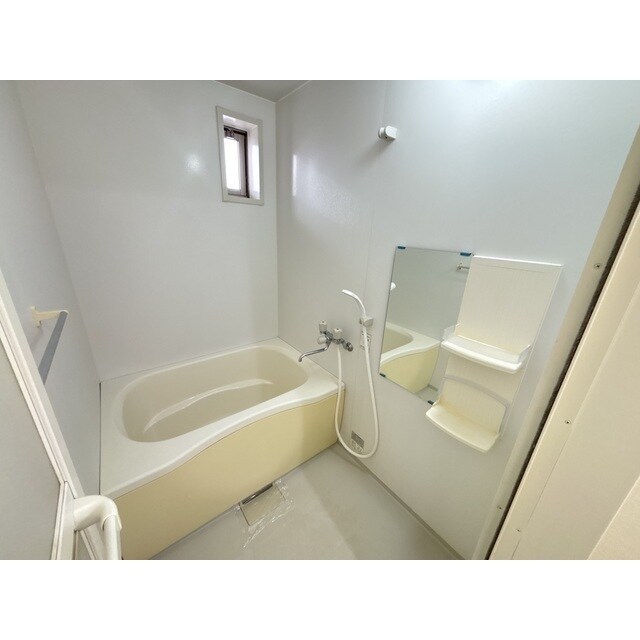 物件内観写真9　(お風呂で日々の疲れを落としましょう)