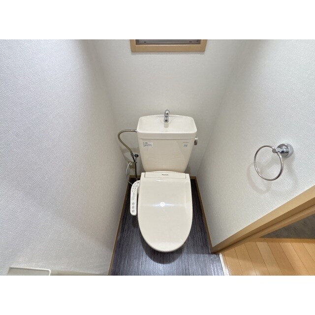 物件内観写真10　(コンパクトで使いやすいトイレです)