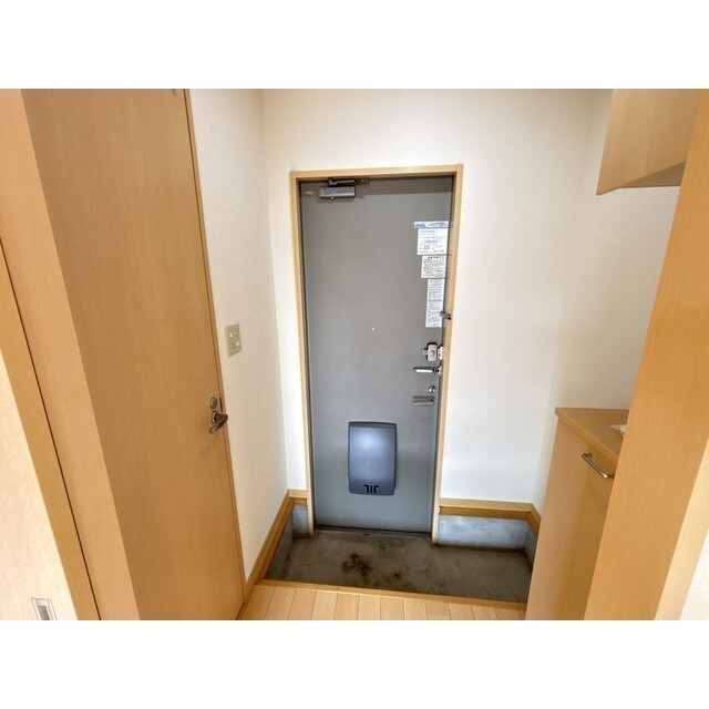 物件内観写真18　(シンプルで使いやすい玄関です)