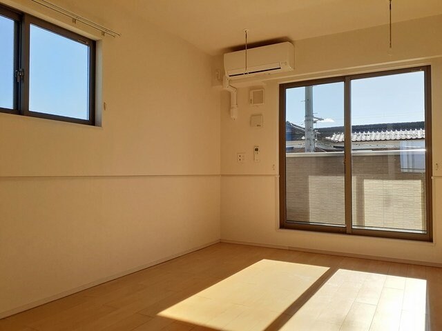 物件内観写真9　(居間です)