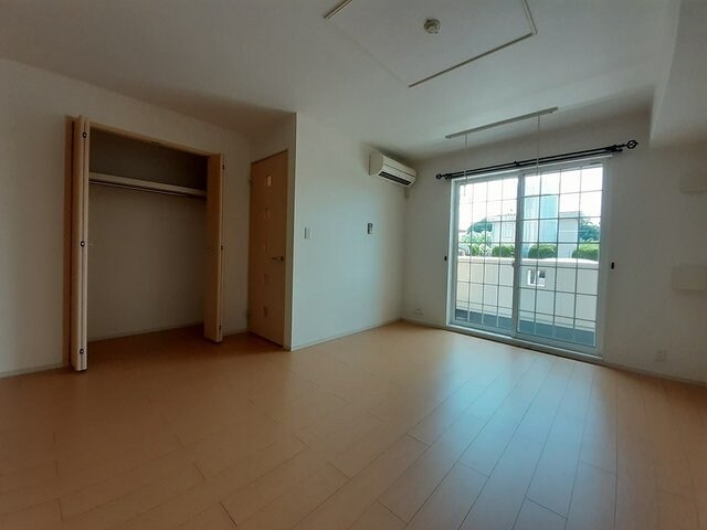 物件内観写真9　(おしゃれな居間です)