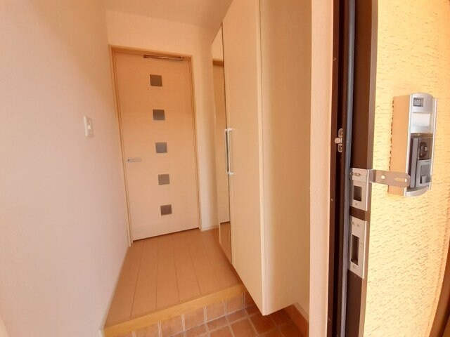 物件内観写真14　(落ち着いた玄関です)