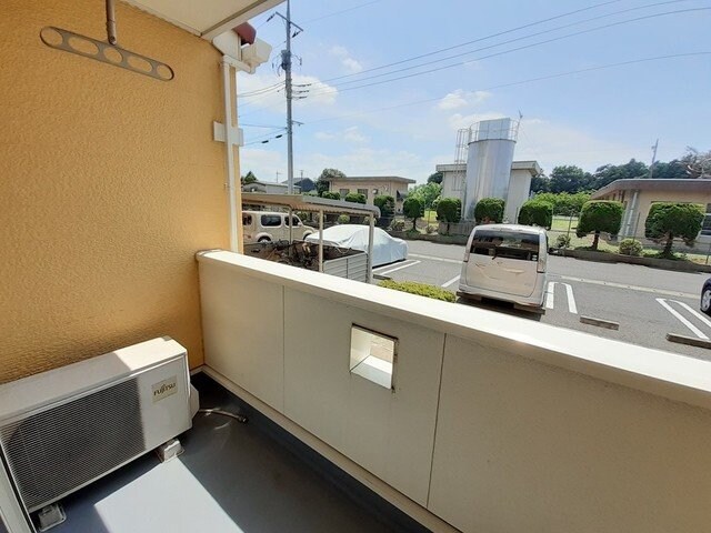 物件内観写真19　(バルコニーからの眺めを楽しみながら食事をしませんか)