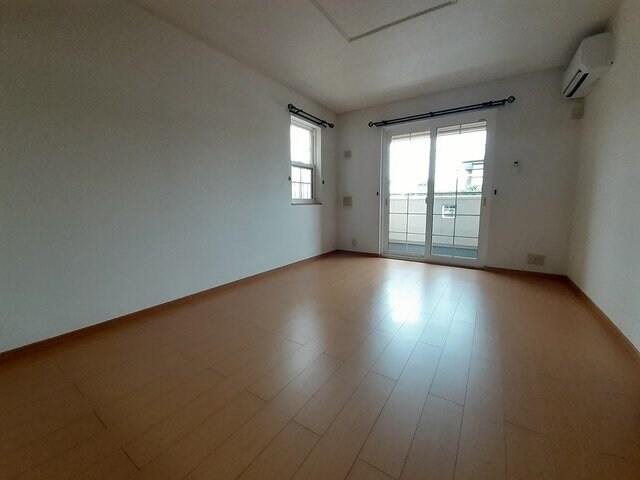 物件内観写真9　(居間です)