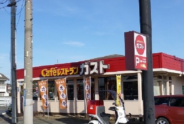 物件外観写真8　(ガスト上三川店まで700m)