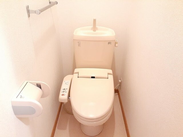 物件内観写真13　(シンプルで使いやすいトイレです)