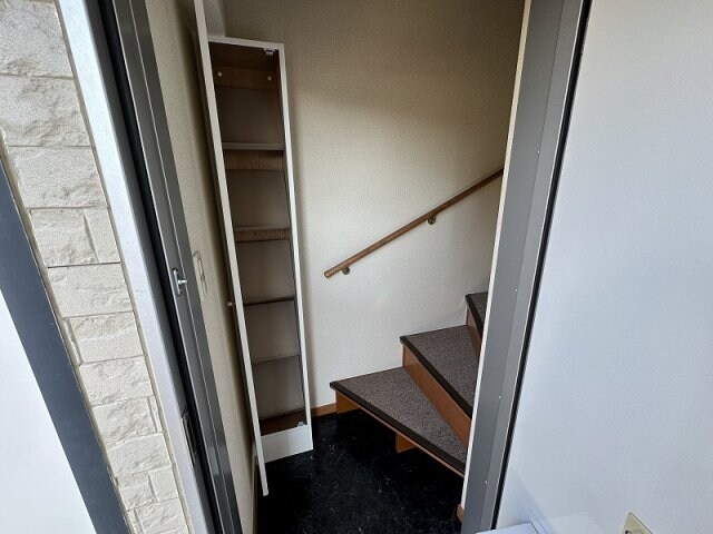 物件内観写真20　(ゆったりとした玄関です)