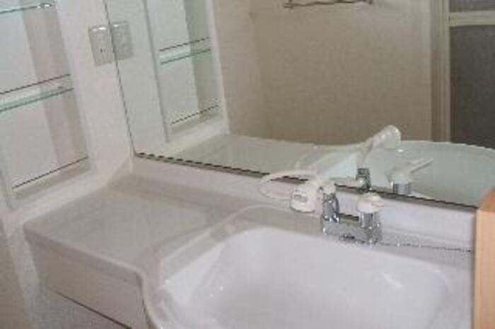 物件内観写真3　(1200幅洗面カウンター)