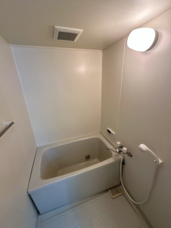 浴室(日々の疲れを癒すお風呂付です)