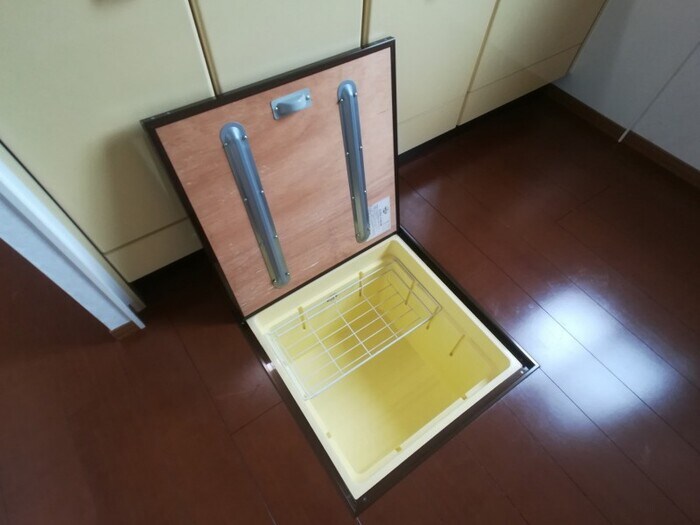 物件内観写真14　(床下収納)