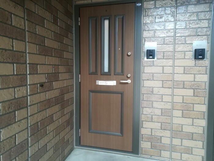 物件内観写真18　(玄関前)