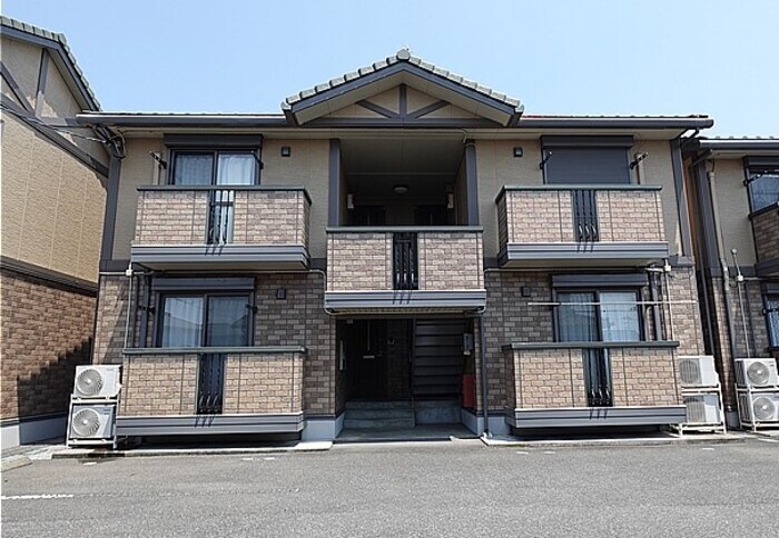 物件外観写真1　(建物外観)