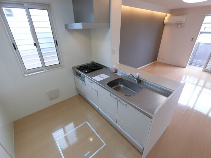 物件内観写真7　(ガスコンロ付き対面キッチン)