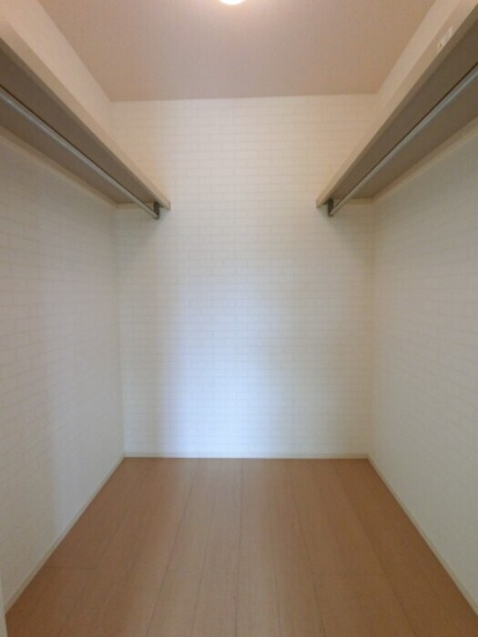物件内観写真12　(洋室・ウォークインクローゼット)