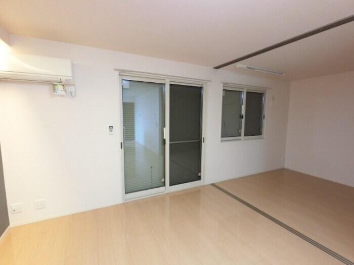 物件内観写真17　(シャッター雨戸)