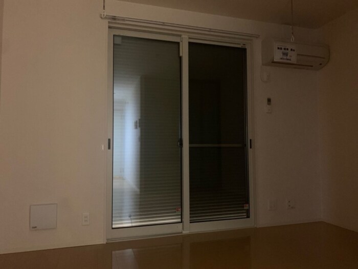 物件内観写真16　(シャッター雨戸)