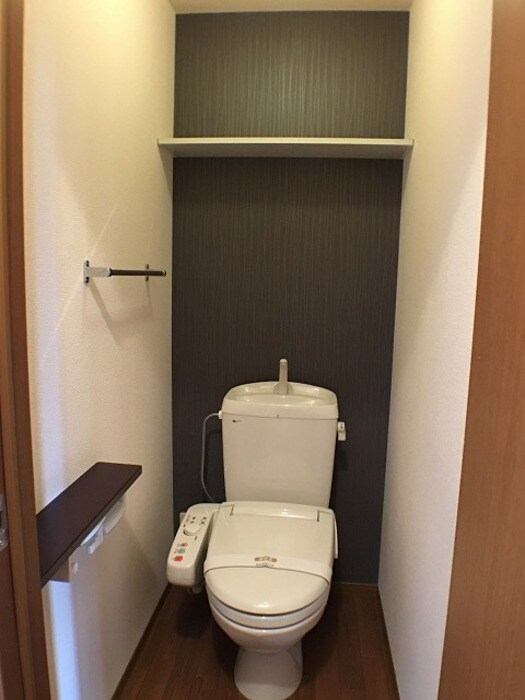 物件内観写真12　(温水洗浄暖房便座)