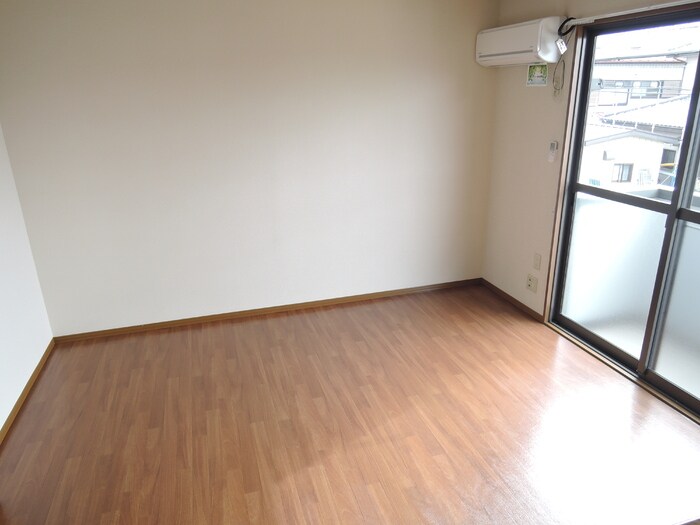 物件内観写真7　(居室・リビング)